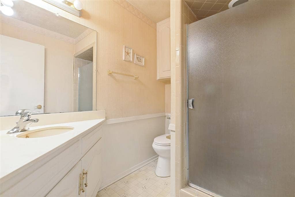4091 Killion Drive, Dallas, TX 75229 4091 Killion Drive, Dallas, TX 75229