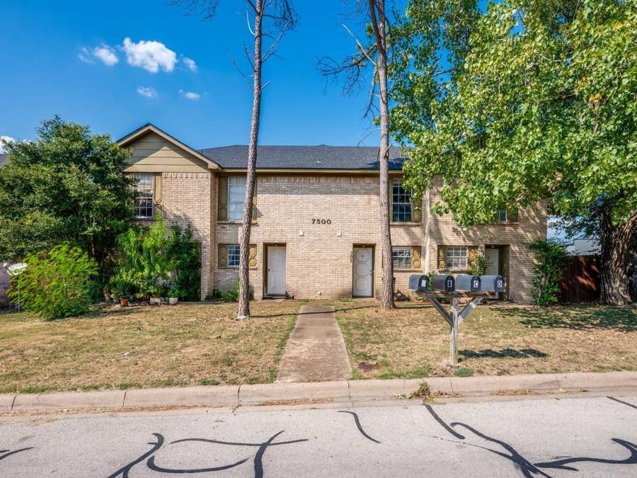 Property photo for 7500 Chapin Road, Fort Worth, TX