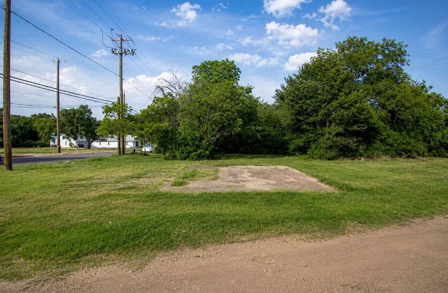 Property photo for 2512 E Ann Arbor Avenue, Dallas, TX