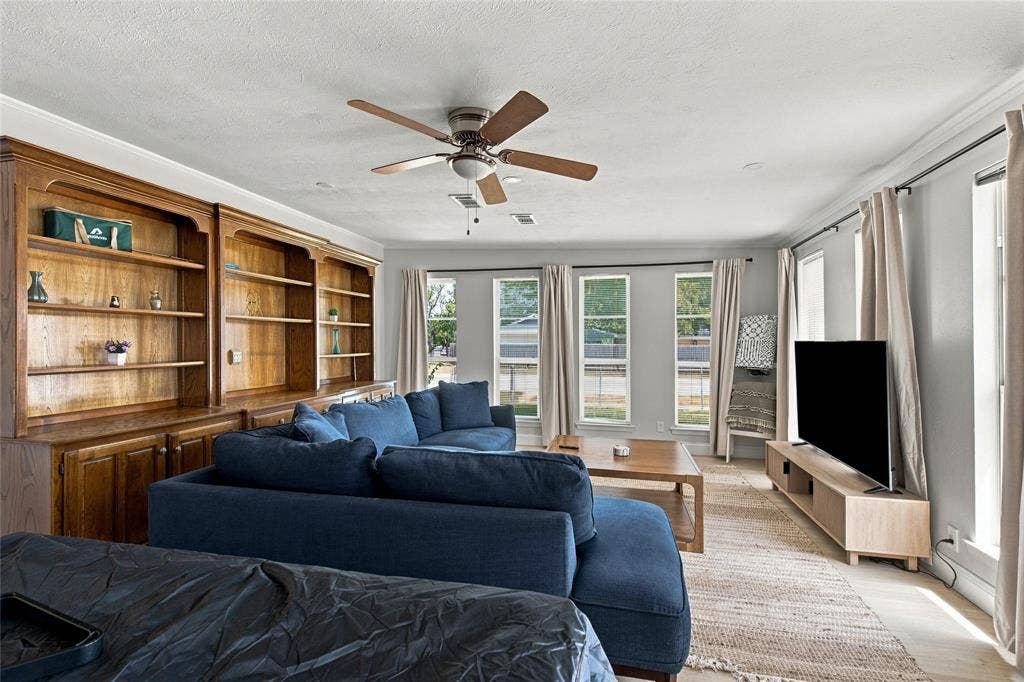 5130 Vicki Street, Haltom City, TX 76117 5130 Vicki Street, Haltom City, TX 76117
