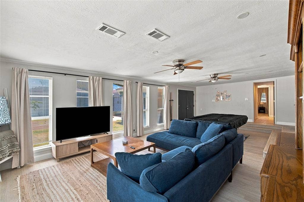 5130 Vicki Street, Haltom City, TX 76117 5130 Vicki Street, Haltom City, TX 76117