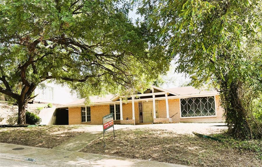 Property photo for 3530 Kiestcrest Drive, Dallas, TX