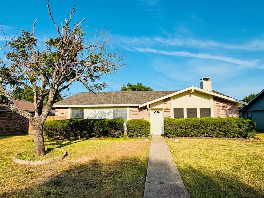 Property photo for 18907 Platte River Way, Dallas, TX