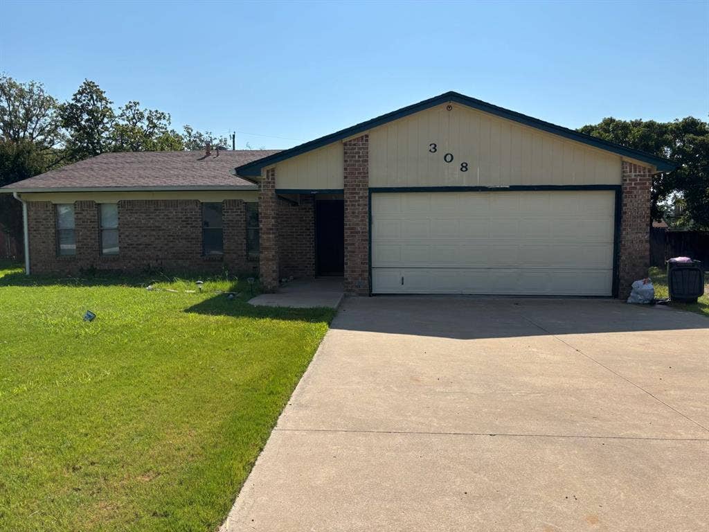 308 Hickorywood Street, Azle, TX 76020 308 Hickorywood Street, Azle, TX 76020
