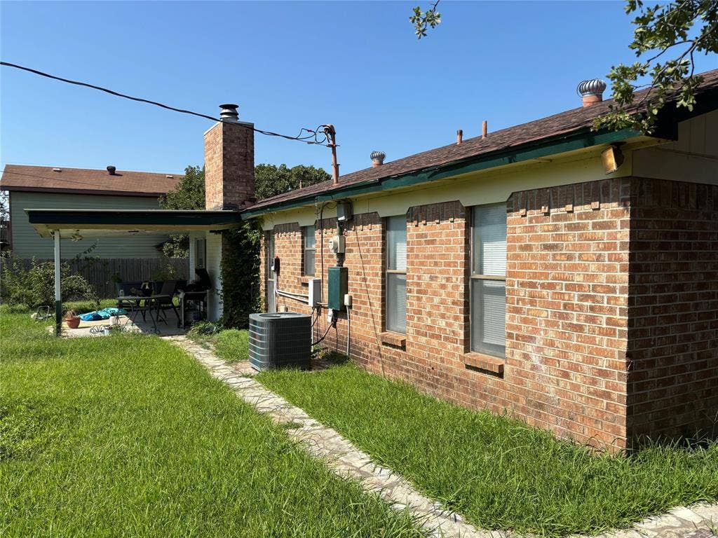 308 Hickorywood Street, Azle, TX 76020 308 Hickorywood Street, Azle, TX 76020