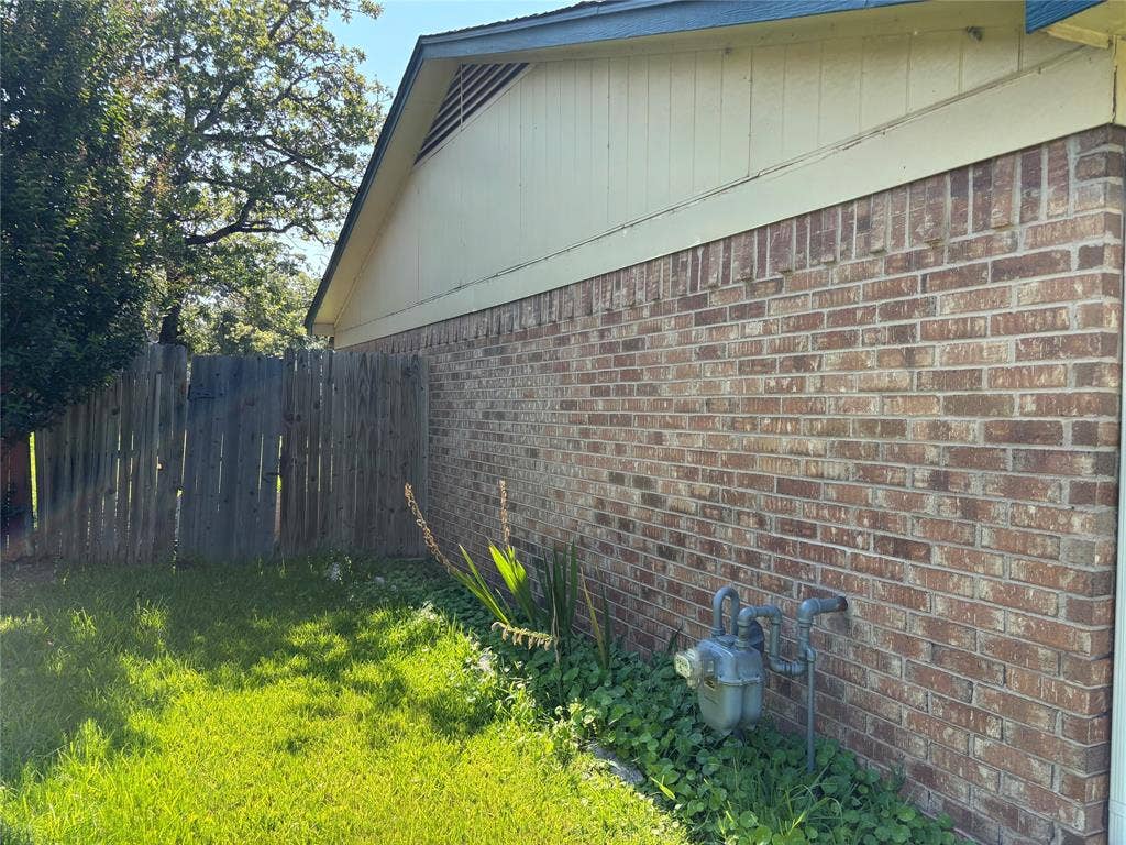 308 Hickorywood Street, Azle, TX 76020 308 Hickorywood Street, Azle, TX 76020