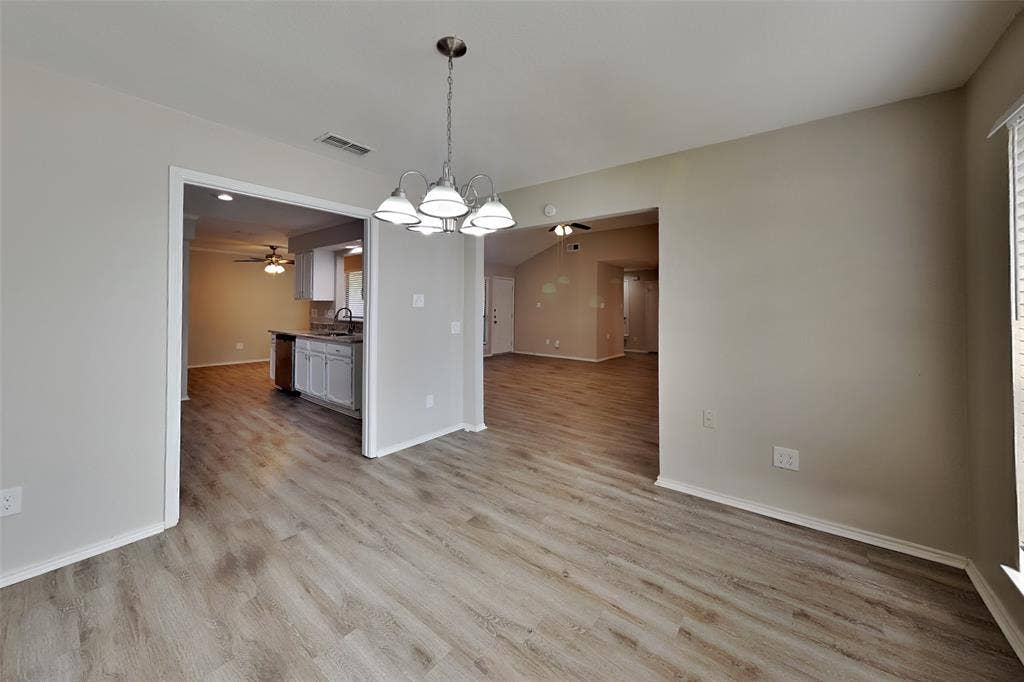 909 Sandhurst Drive, Plano, TX 75025 909 Sandhurst Drive, Plano, TX 75025