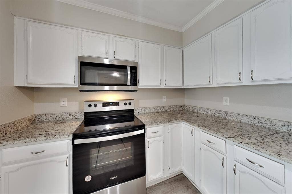 909 Sandhurst Drive, Plano, TX 75025 909 Sandhurst Drive, Plano, TX 75025