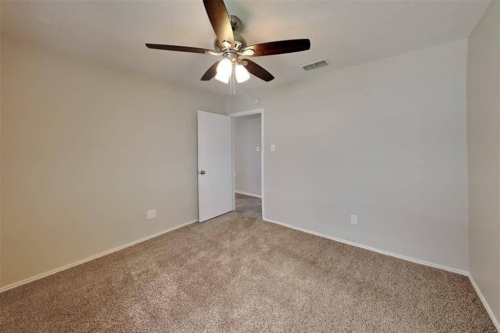909 Sandhurst Drive, Plano, TX 75025 909 Sandhurst Drive, Plano, TX 75025