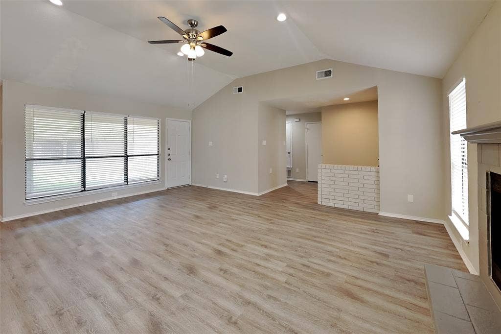 909 Sandhurst Drive, Plano, TX 75025 909 Sandhurst Drive, Plano, TX 75025