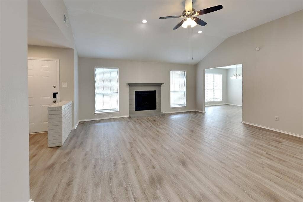 909 Sandhurst Drive, Plano, TX 75025 909 Sandhurst Drive, Plano, TX 75025