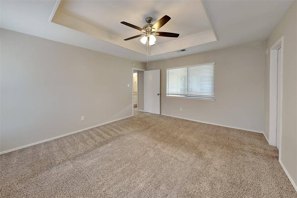 909 Sandhurst Drive, Plano, TX 75025 909 Sandhurst Drive, Plano, TX 75025