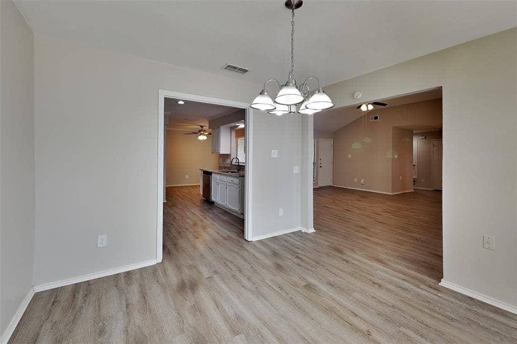 909 Sandhurst Drive, Plano, TX 75025 909 Sandhurst Drive, Plano, TX 75025