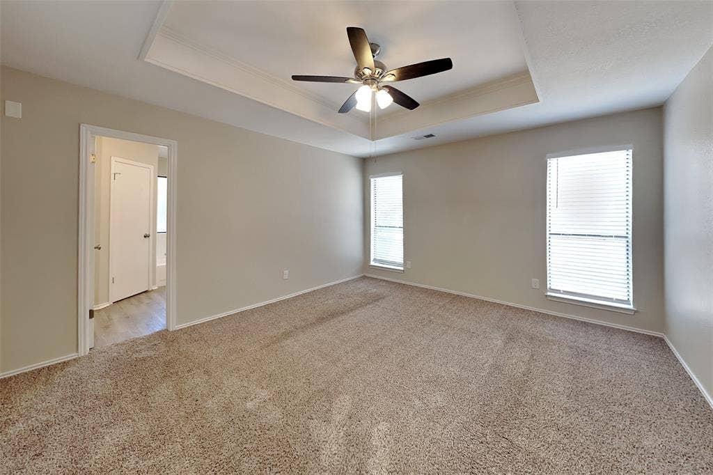 909 Sandhurst Drive, Plano, TX 75025 909 Sandhurst Drive, Plano, TX 75025
