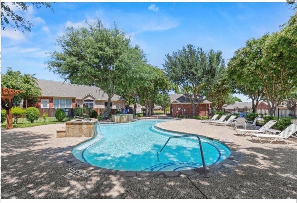 2833 Mott Street, Plano, TX 75025 2833 Mott Street, Plano, TX 75025