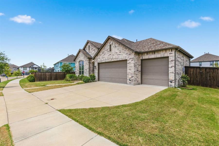 Property photo for 3226 Buffalo Creek Circle, Royse City, TX