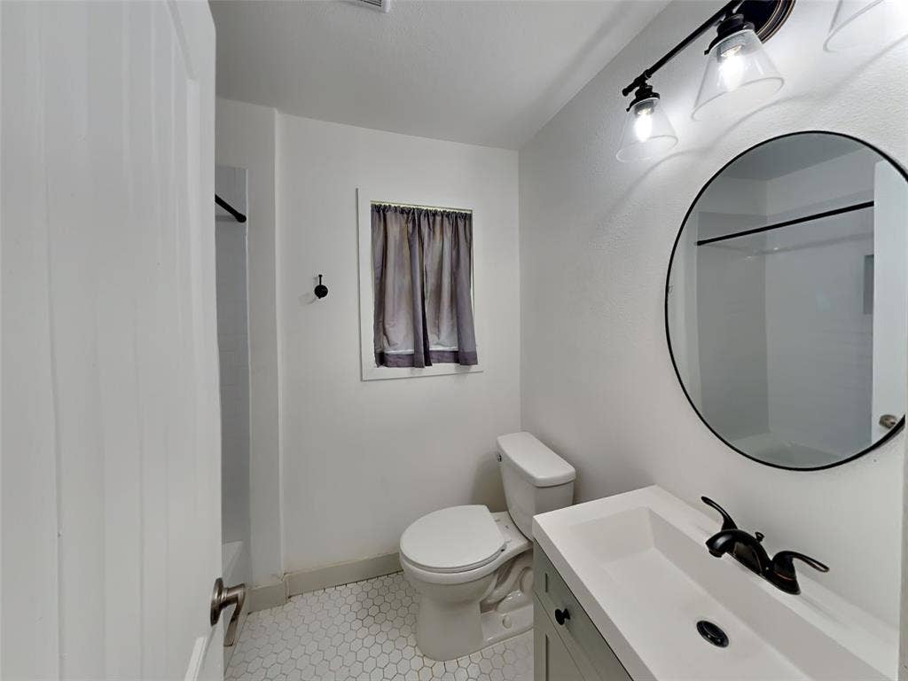 3704 Astoria Drive, Arlington, TX 76013
