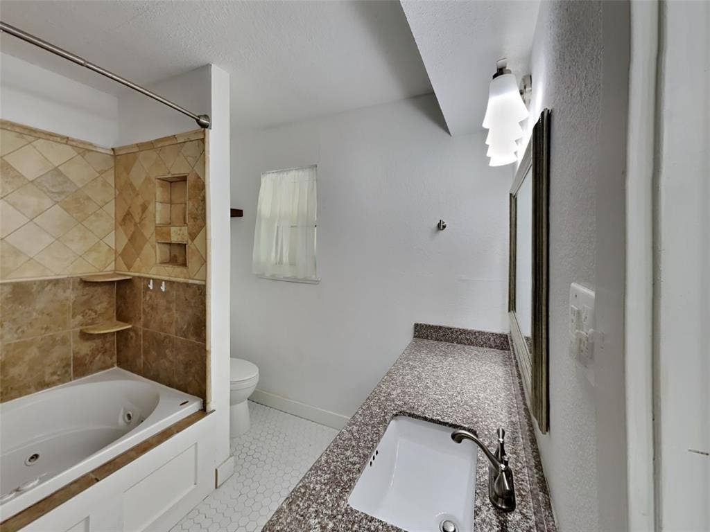 3704 Astoria Drive, Arlington, TX 76013