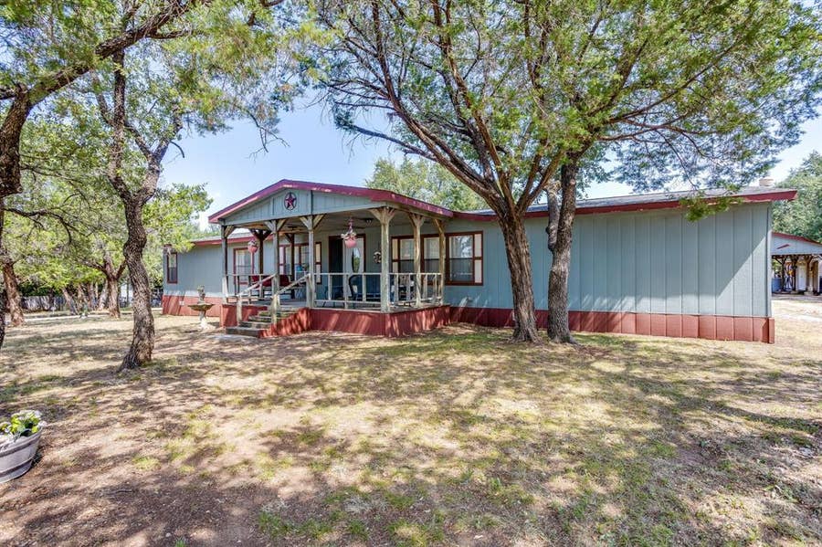 Property photo for 4406 Appletree Court, Granbury, TX