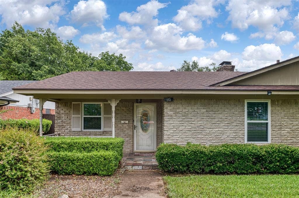 113 E Avenue C, Waxahachie, TX 75165 113 E Avenue C, Waxahachie, TX 75165