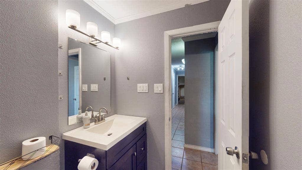 113 E Avenue C, Waxahachie, TX 75165 113 E Avenue C, Waxahachie, TX 75165