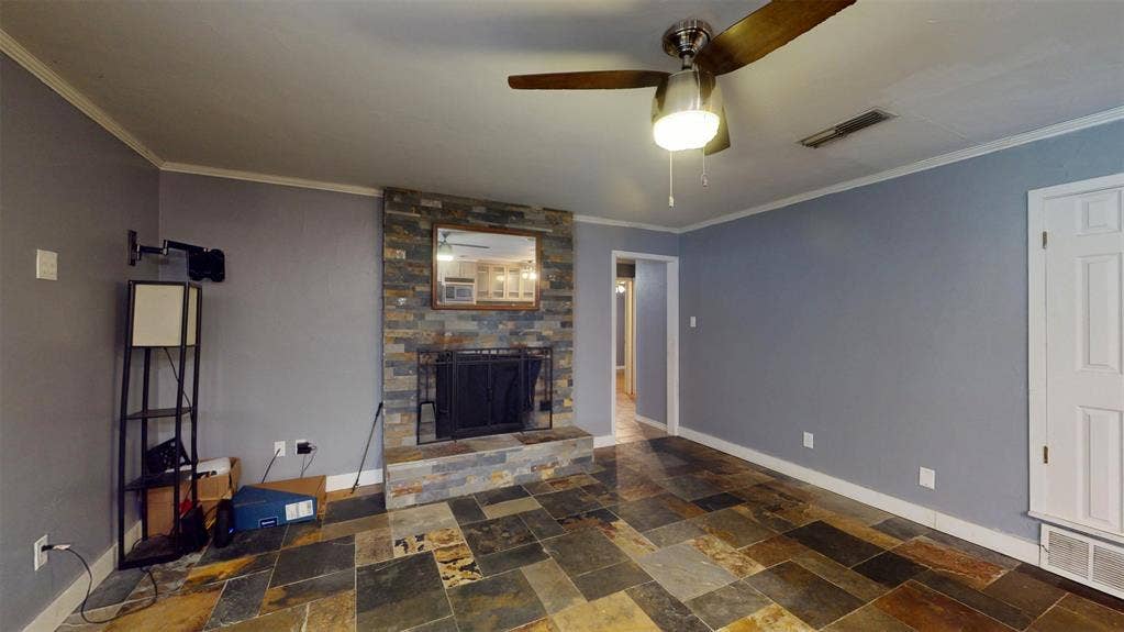 113 E Avenue C, Waxahachie, TX 75165 113 E Avenue C, Waxahachie, TX 75165