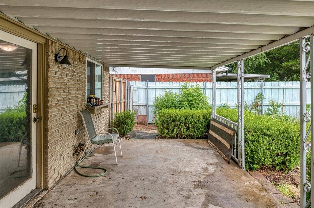 113 E Avenue C, Waxahachie, TX 75165 113 E Avenue C, Waxahachie, TX 75165