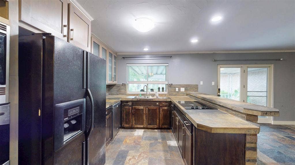 113 E Avenue C, Waxahachie, TX 75165 113 E Avenue C, Waxahachie, TX 75165