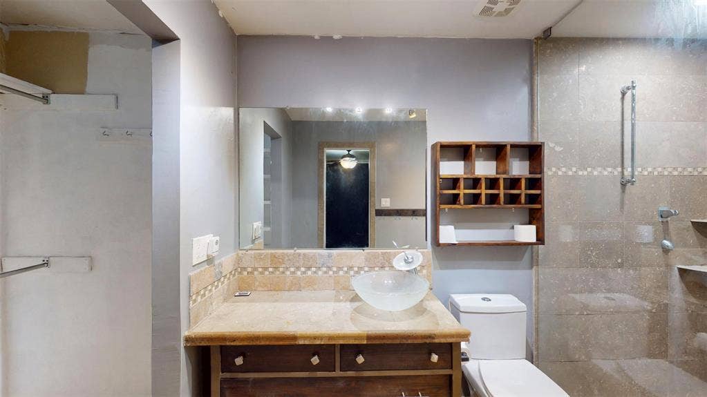 113 E Avenue C, Waxahachie, TX 75165 113 E Avenue C, Waxahachie, TX 75165
