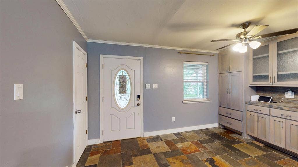113 E Avenue C, Waxahachie, TX 75165 113 E Avenue C, Waxahachie, TX 75165