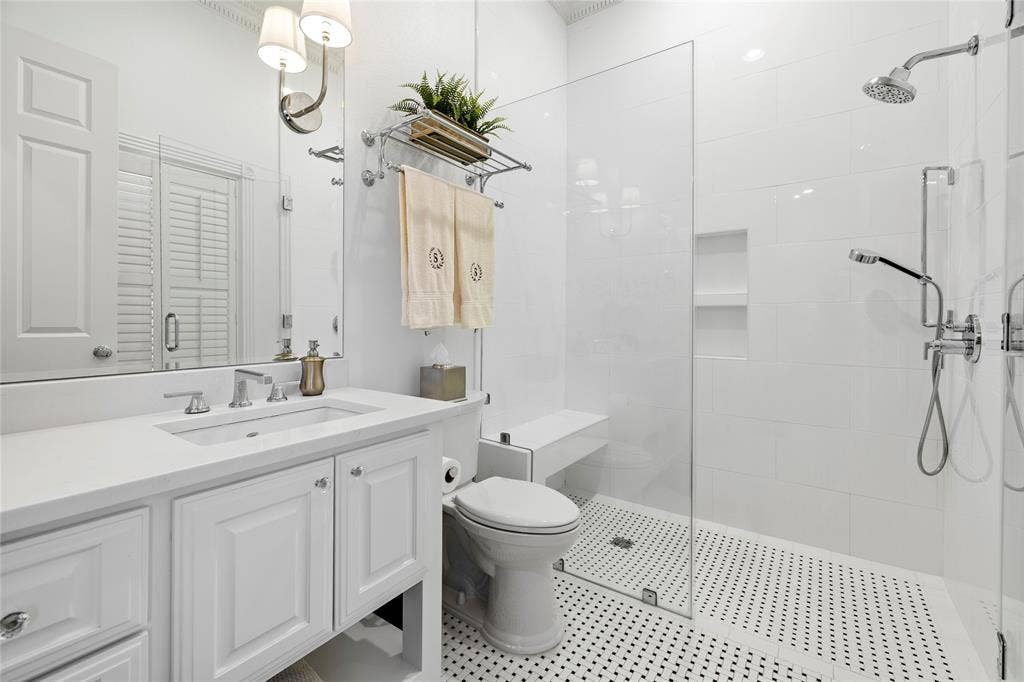 mother in law suite full bath downstairs