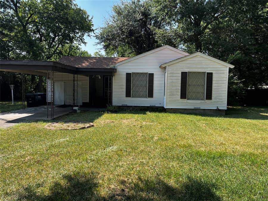 Property photo for 1005 Commerce Drive, Greenville, TX