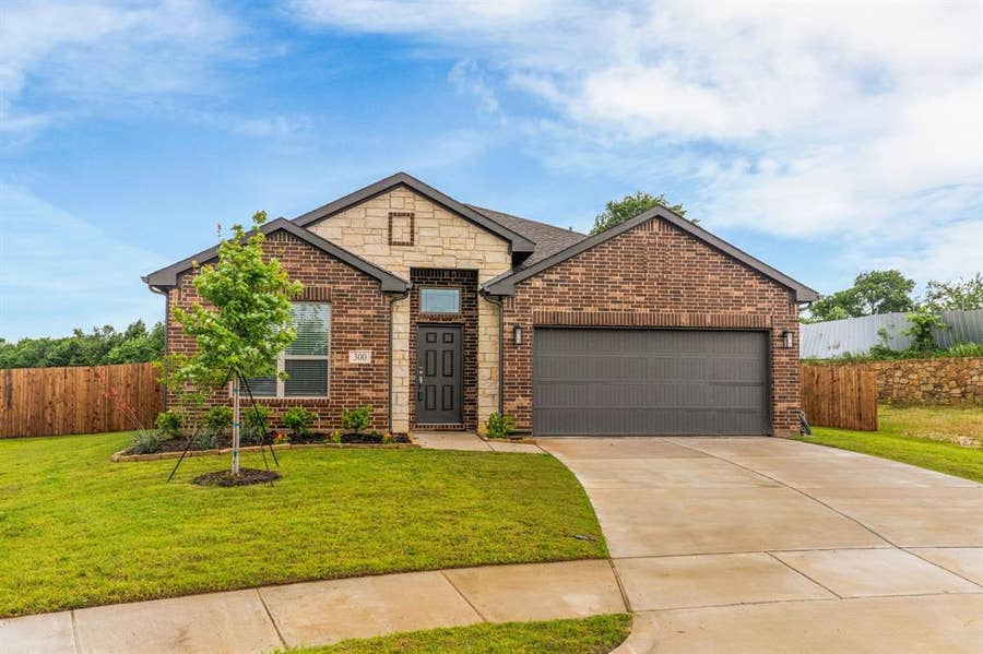 Property photo for 300 Heritage Grove Road, Blue Ridge, TX