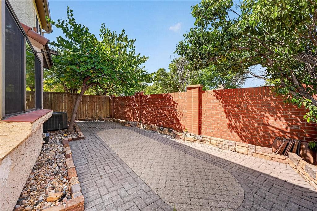 631 Mission Circle, Irving, TX 75063 631 Mission Circle, Irving, TX 75063