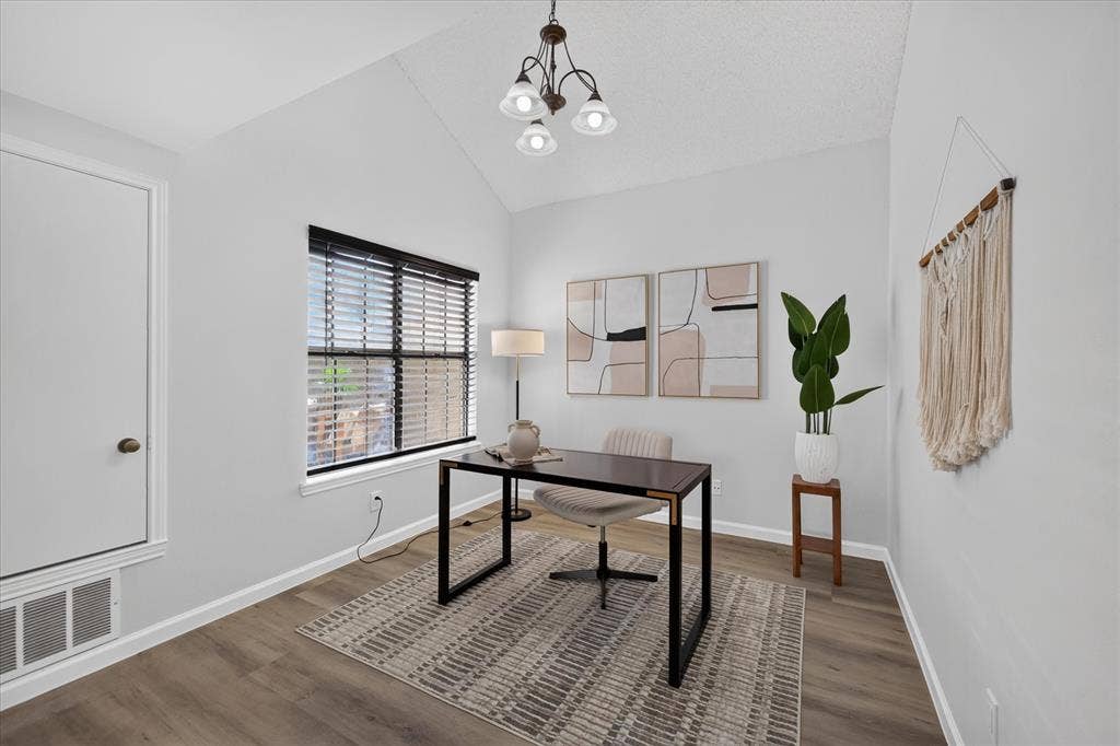 631 Mission Circle, Irving, TX 75063 Bedroom or office