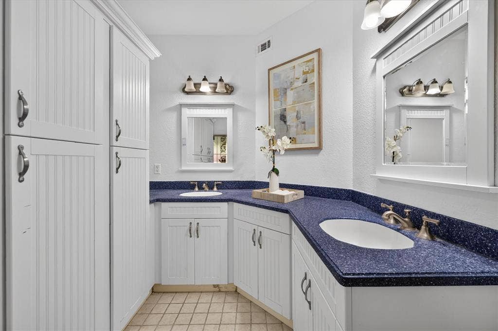 631 Mission Circle, Irving, TX 75063 631 Mission Circle, Irving, TX 75063