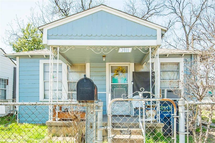 Property photo for 3111 Gulden Lane, Dallas, TX