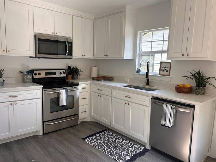Property photo for 211 Kerby Street, Arlington, TX