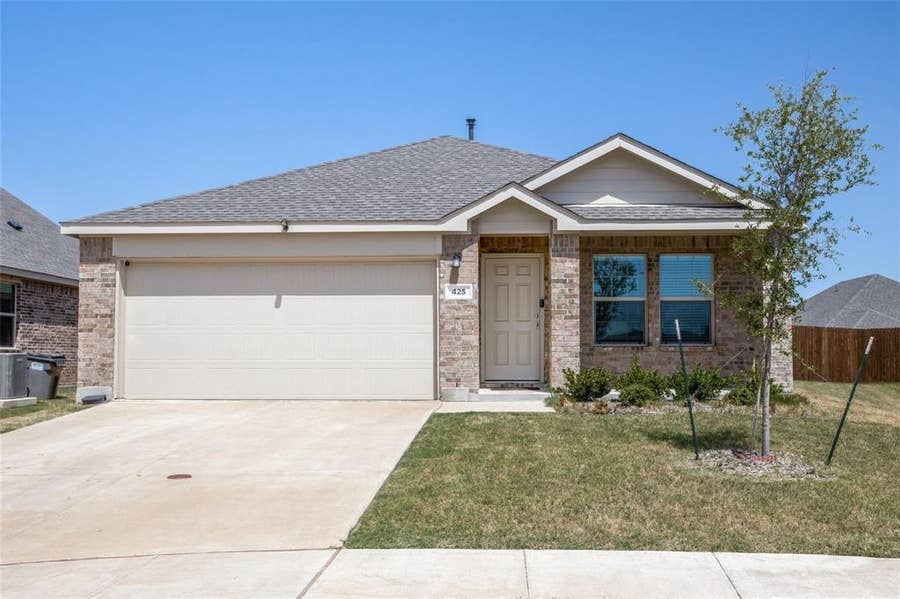 Property photo for 425 Sweet Shade Lane, Princeton, TX