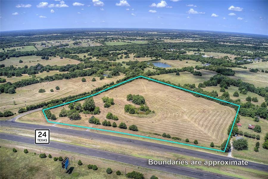 Property photo for 438 State Highway 24 S, Campbell, TX