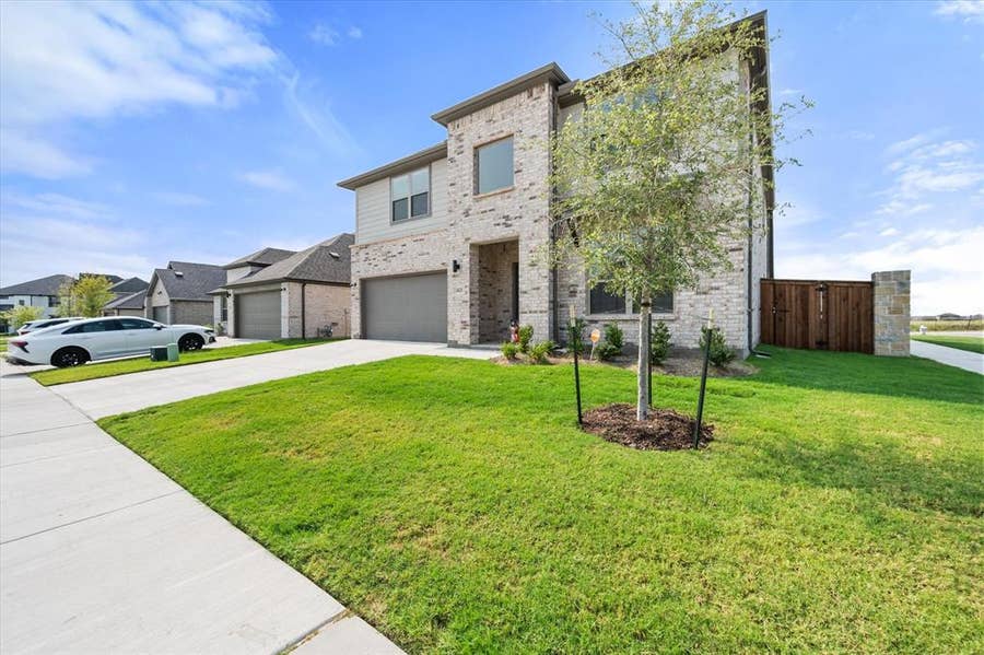 Property photo for 1421 Arciones Road, Fort Worth, TX