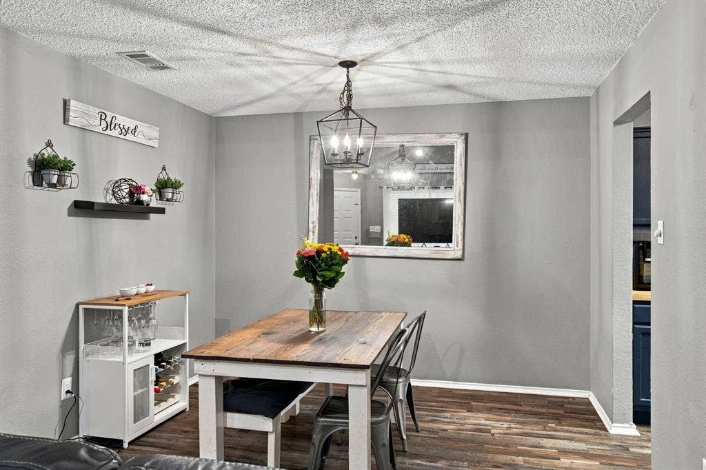 506 W Warrior Trail, Grand Prairie, TX 75052 506 W Warrior Trail, Grand Prairie, TX 75052