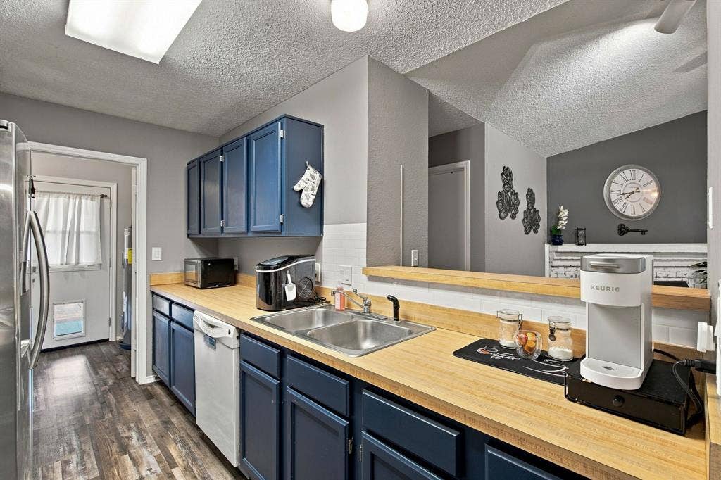 506 W Warrior Trail, Grand Prairie, TX 75052 506 W Warrior Trail, Grand Prairie, TX 75052