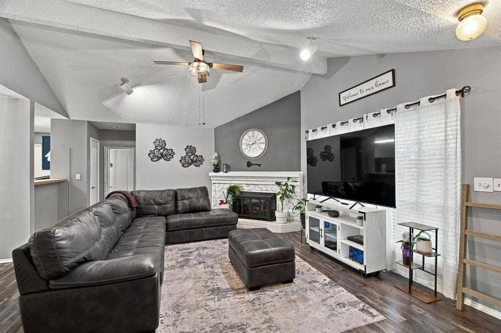 506 W Warrior Trail, Grand Prairie, TX 75052 506 W Warrior Trail, Grand Prairie, TX 75052