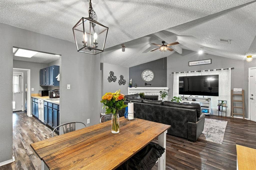 506 W Warrior Trail, Grand Prairie, TX 75052 506 W Warrior Trail, Grand Prairie, TX 75052