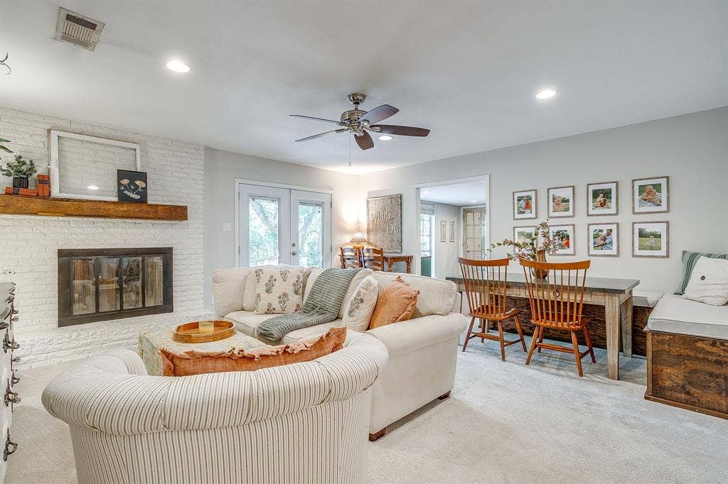 2814 Blackwood Drive, Arlington, TX 76013