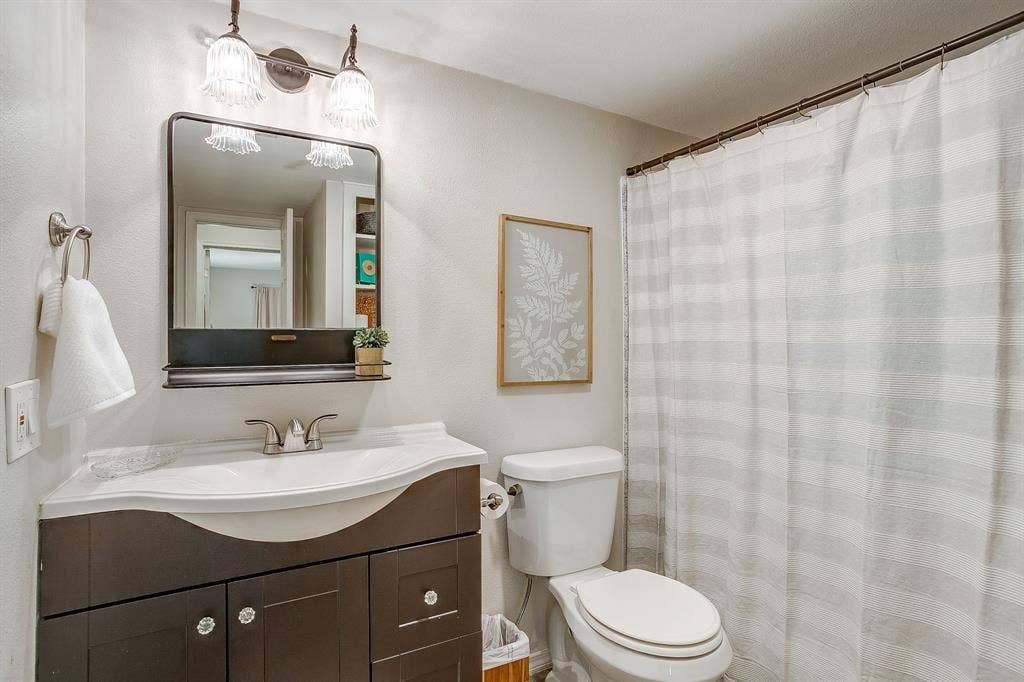2814 Blackwood Drive, Arlington, TX 76013