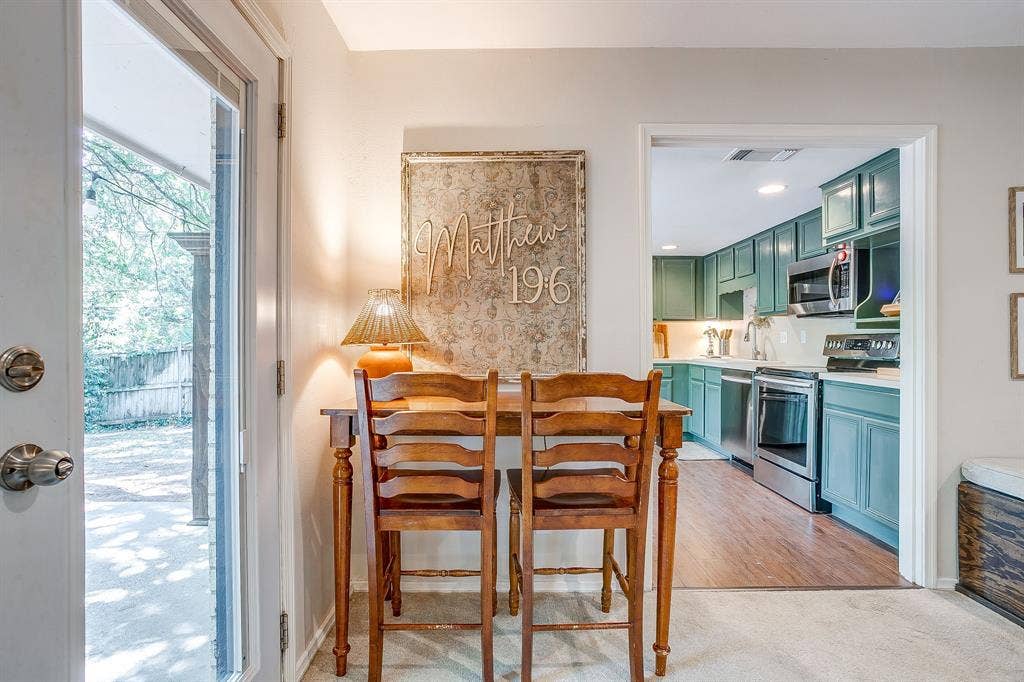 2814 Blackwood Drive, Arlington, TX 76013