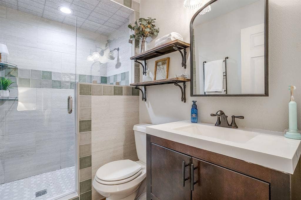 2814 Blackwood Drive, Arlington, TX 76013