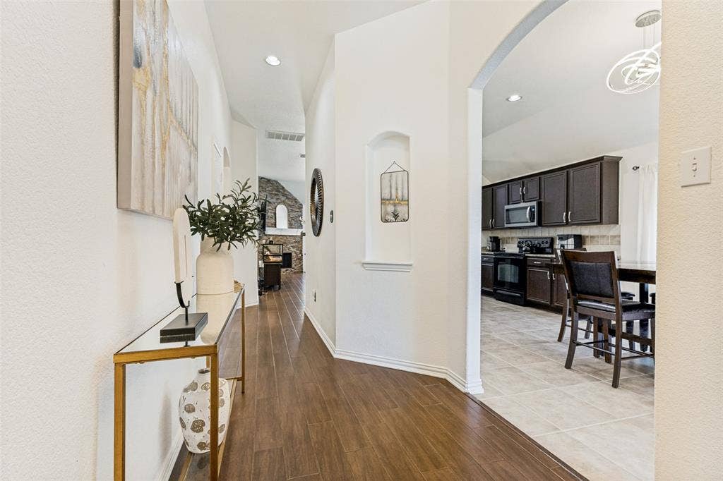 7045 Welshman Drive, Fort Worth, TX 76137